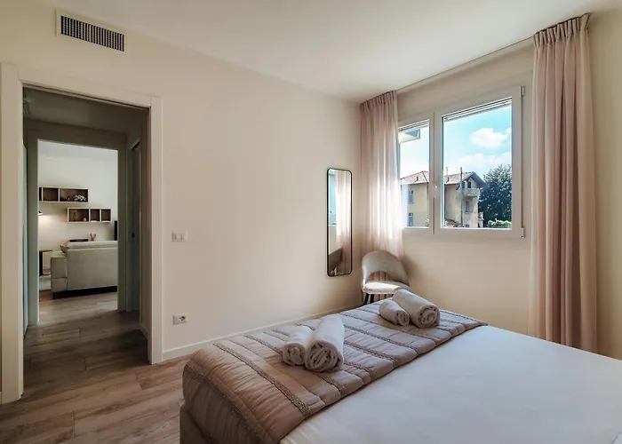 Casa Sofia - By Myhomeincomo * מנאג'יו